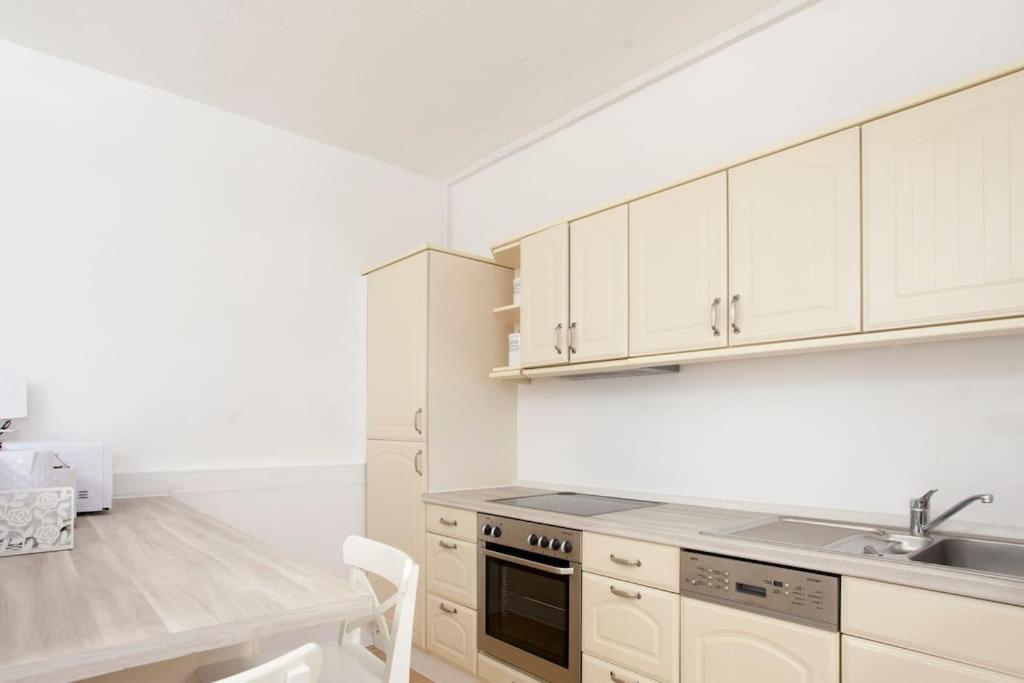 Exclusive 2-Room Souterrain Apartment Нюрнберг Екстер'єр фото